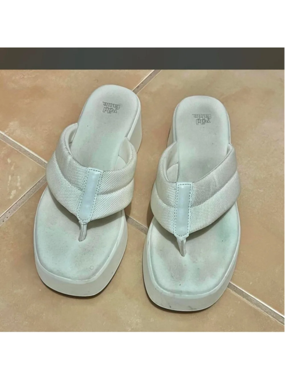 White platform sandals with a chunky heel #summer #heels Size 9 A little dirty b